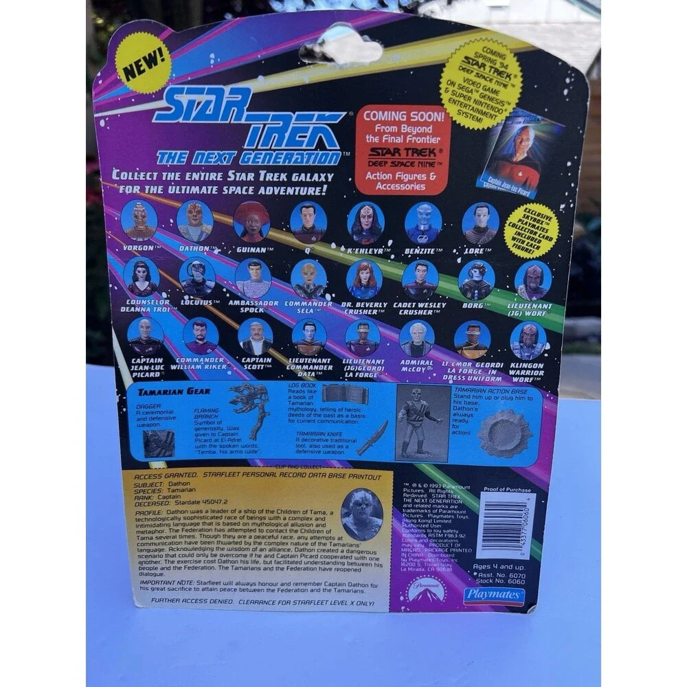 Playmates 1993 Star Trek The Next Generation w Skybox Card Captain Dathon